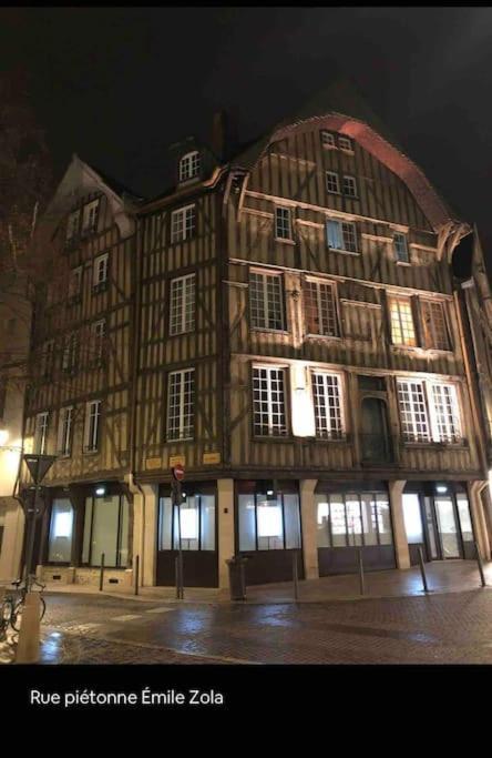 Superbe T2 De Caractere Au Centre Classe 3 Etoiles Troyes Eksteriør billede
